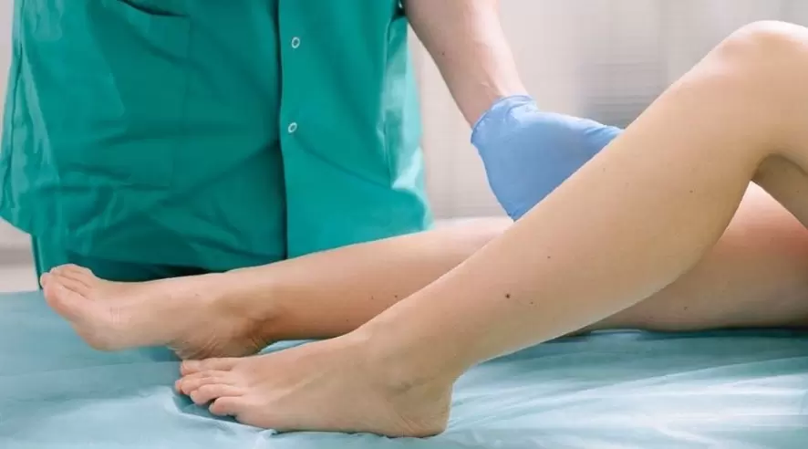 After examination, the phlebologist will prescribe modern methods of treating varicose veins in the legs